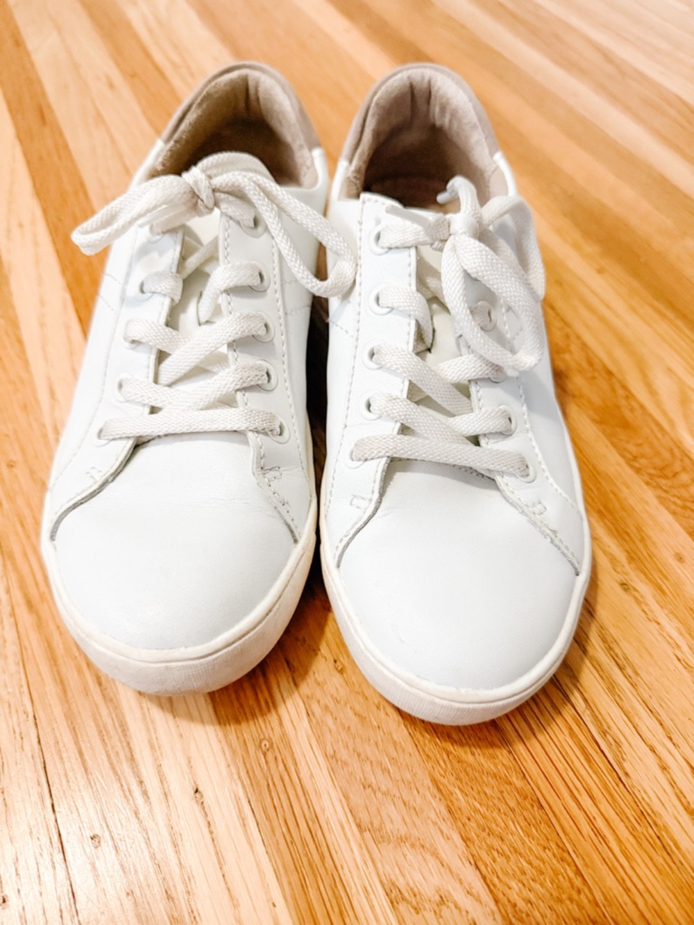 Naturalizer White Low-Top Lace-Up Sneakers